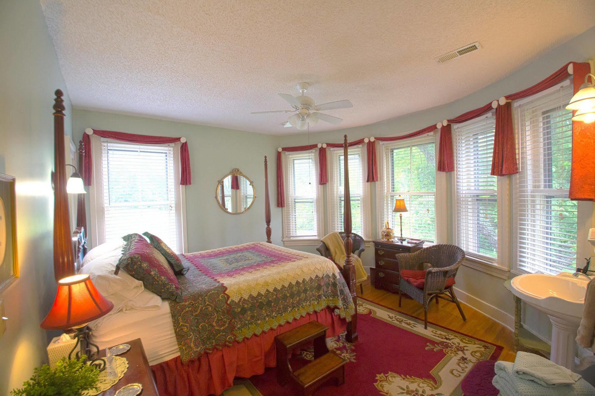Orchard House B&B Lovingston Esterno foto